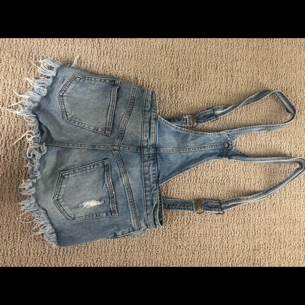 Festival season 2020! Adorable cutoff overalls!